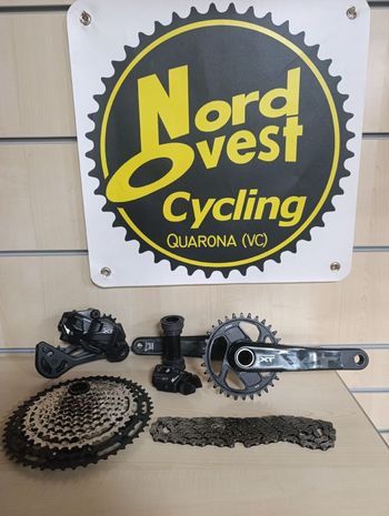 Shimano, Deore XT Di2 M8250 Groupset