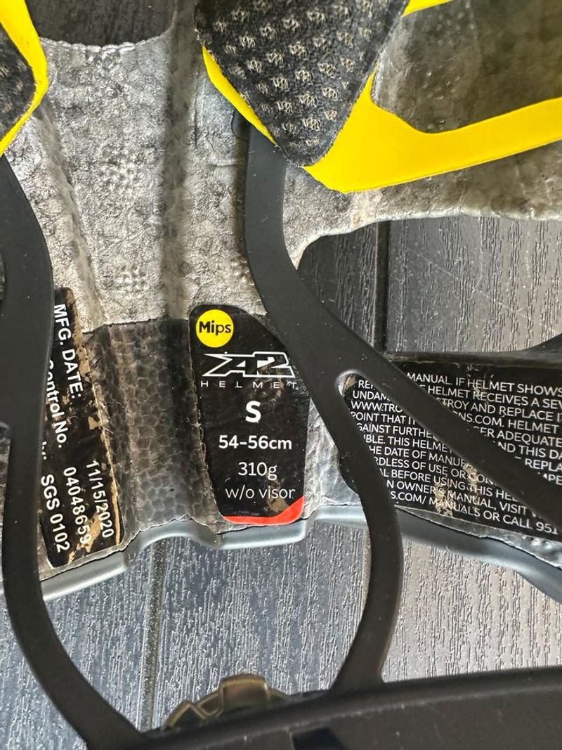 Used Troy Lee Designs A2 MIPS bike — image 4 of 5