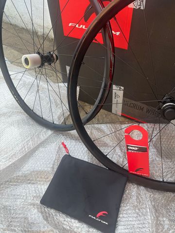 Brugt Fulcrum Racing Red 3 Wheelset 2024 bike — billede 5 af 8