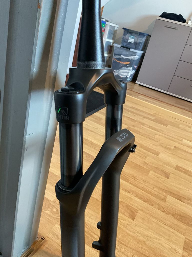 Used RockShox 35 Silver Boost 29 bike — image 8 of 12