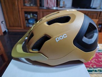 Tweedehands POC Axion Race Mips 2023 bike — afbeelding 4 van 8