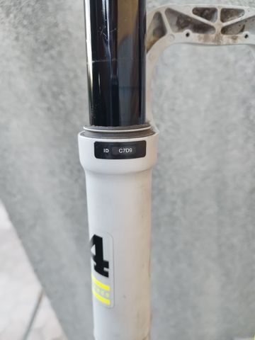 Used Fox Racing 34 Performance Elite Fork 2017 bike — image 6 of 8