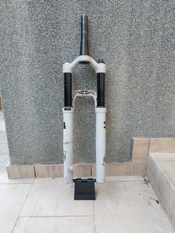 Used Fox Racing 34 Performance Elite Fork 2017 bike — image 2 of 8