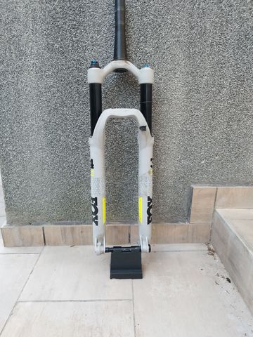 Used Fox Racing 34 Performance Elite Fork 2017 bike — image 1 of 8