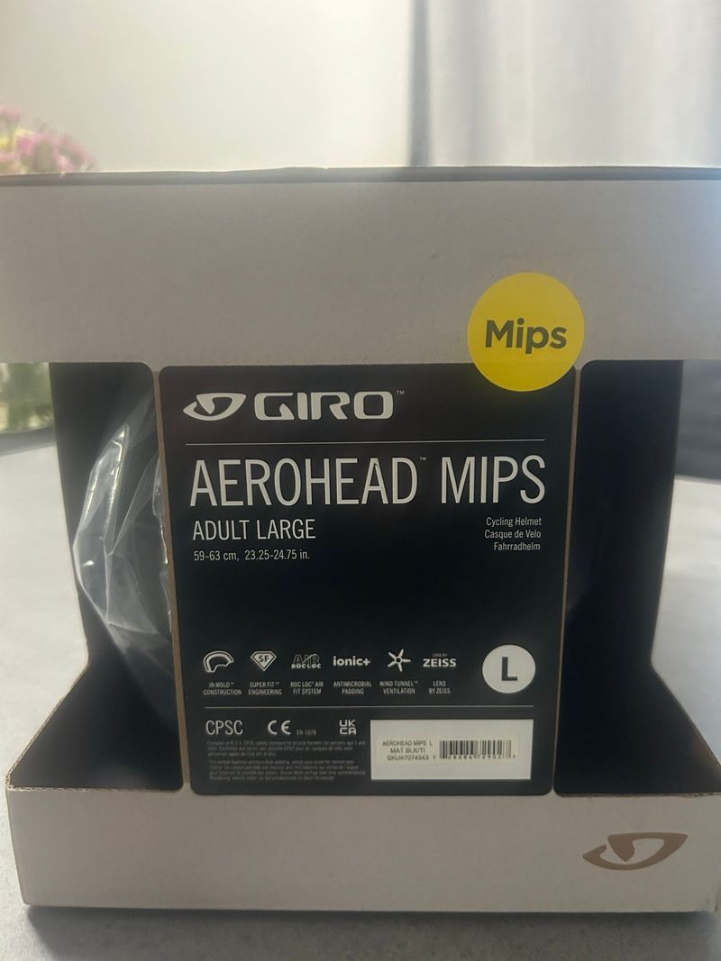 Used Giro Helmet 2026 bike — image 2 of 6
