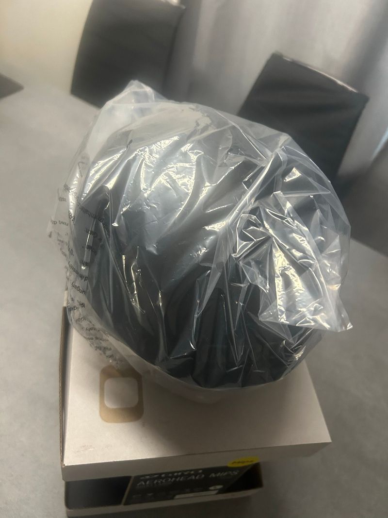 Used Giro Helmet 2026 bike — image 3 of 6