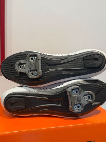Used Gaerne eps light weight Carbon 2019 bike — image 5 of 7