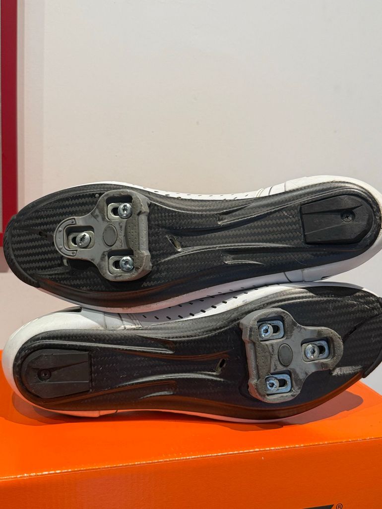 Used Gaerne eps light weight Carbon 2019 bike — image 5 of 7