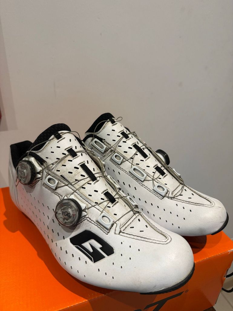 Used Gaerne eps light weight Carbon 2019 bike — image 3 of 7