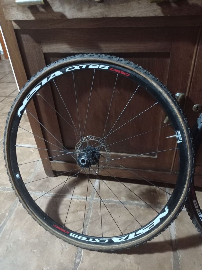 Used Nesta CXT 25 Disc 15/QR bike — image 5 of 5
