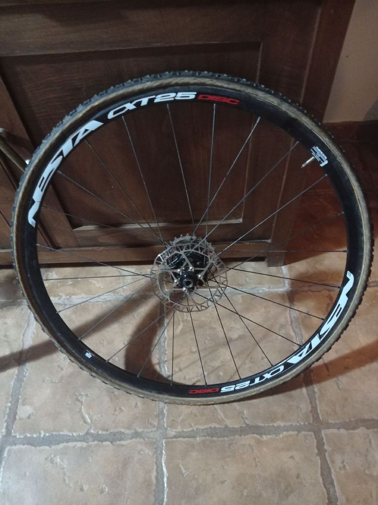 Used Nesta CXT 25 Disc 15/QR bike — image 4 of 5