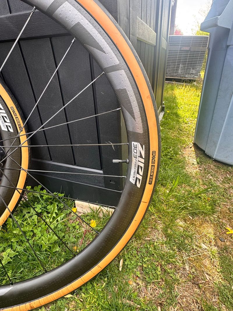 Zipp 303 Firecrest Wheelset bike usato — immagine 2 di 14