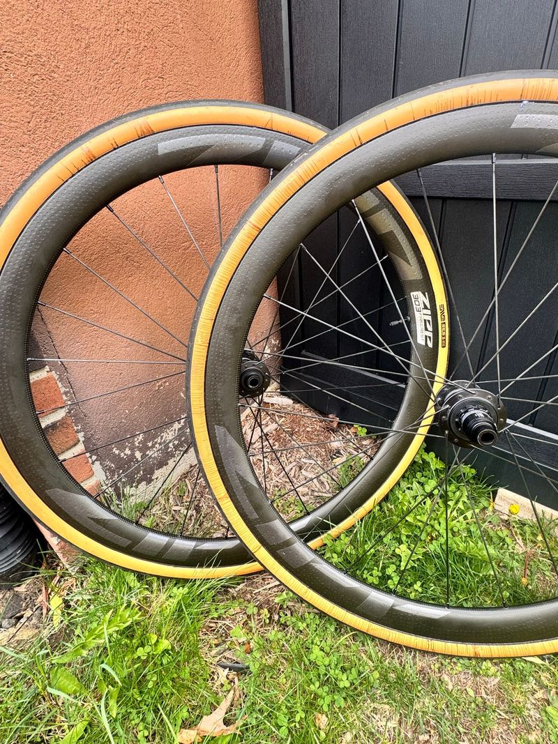 Zipp 303 Firecrest Wheelset bike usato — immagine 6 di 14
