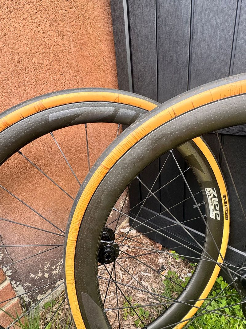 Zipp 303 Firecrest Wheelset bike usato — immagine 7 di 14