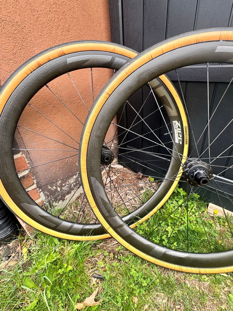 Zipp 303 Firecrest Wheelset bike usato — immagine 5 di 14