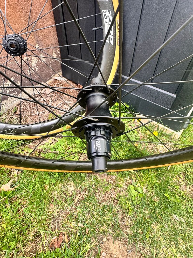 Zipp 303 Firecrest Wheelset bike usato — immagine 4 di 14