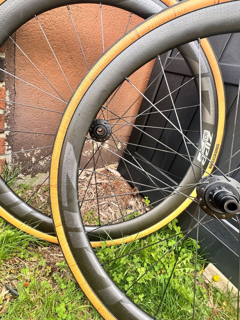 Zipp 303 Firecrest Wheelset bike usato — immagine 8 di 14