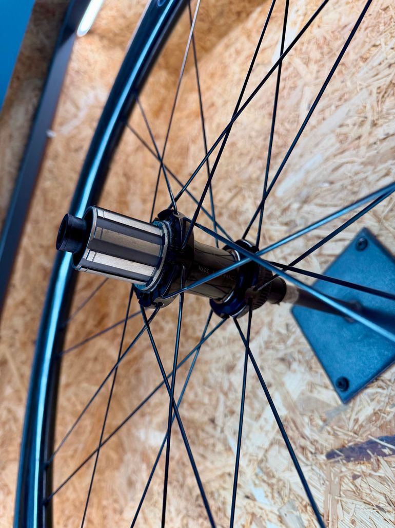 Used Corima 45R hookless 2025 bike — image 4 of 8
