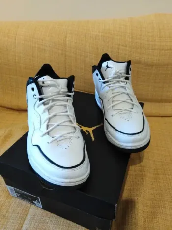 Used Nike Courtside 23 bike — image 3 of 15