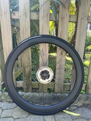 Used Shimano 105 RS710 C46 TL Disc Wheelset 2025 bike — image 8 of 12