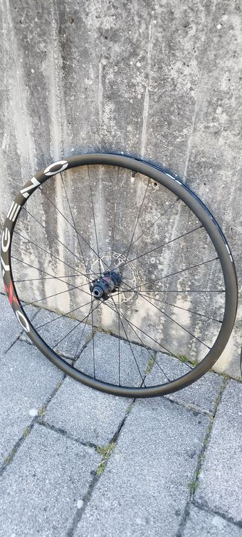 Used Spada Oxygeno carbone disc 2024 bike — image 3 of 5