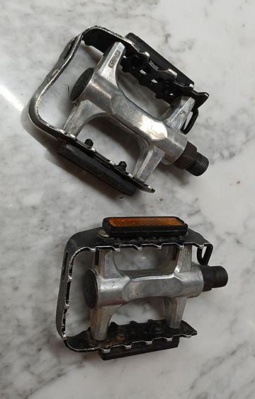 Brugt hf-858 Flat Aluminum Pedals with Reflectors Black Drivetrain & Pedals