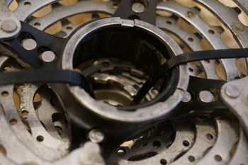 Used Shimano XT 9-speed Cassette 11/32 CS-M770 bike — image 6 of 6