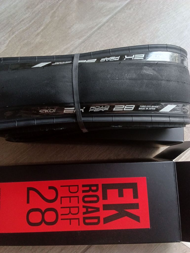 Used Ekoi Perf 28 Tubeless Ready 2025 bike — image 2 of 2