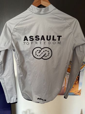 Used Assault To Freedom Antivento Jacket bike — image 2 of 2