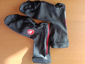 Used Castelli Pioggia 3 Shoe Covers bike — image 2 of 5