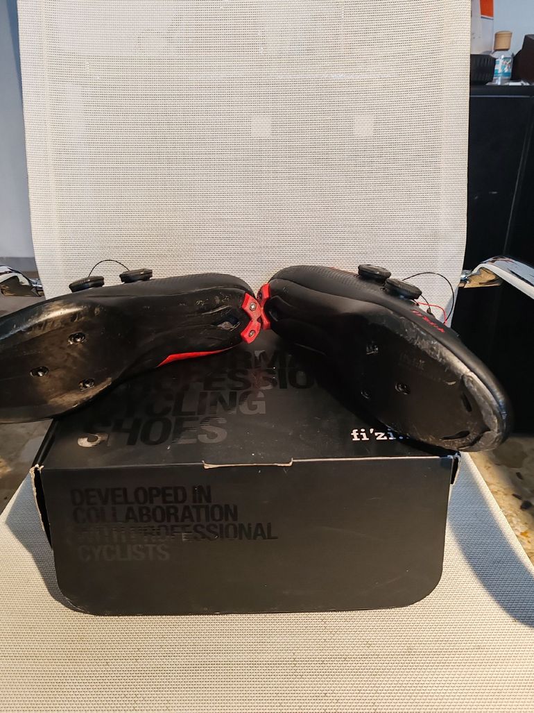 Used Fizik Areo R3 bike — image 4 of 8