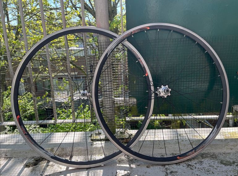 Used jalco GX460 700C Wheelset bike — image 1 of 10