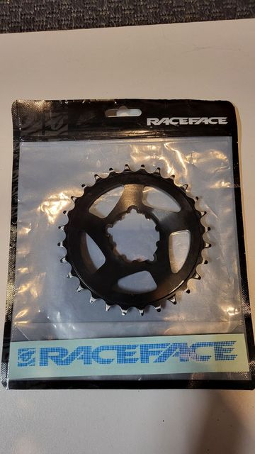 Tweedehands Race Face plateaux bike — afbeelding 2 van 3