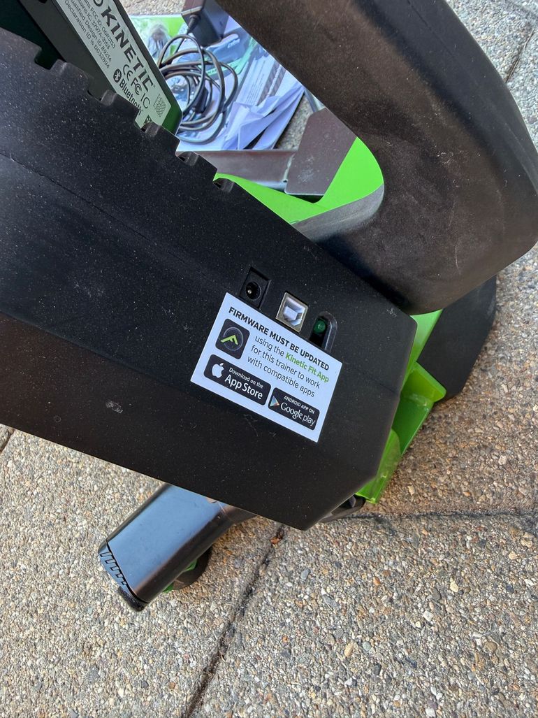 Used kinetic R1 T-7000 Hometrainer in very good condition! Bluetooth/OSP:999,- euro 2020 bike — image 4 of 5