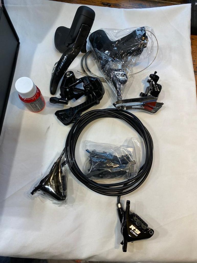 Used L-TWOO R9 2x11 Carbon 2024 bike — image 2 of 9