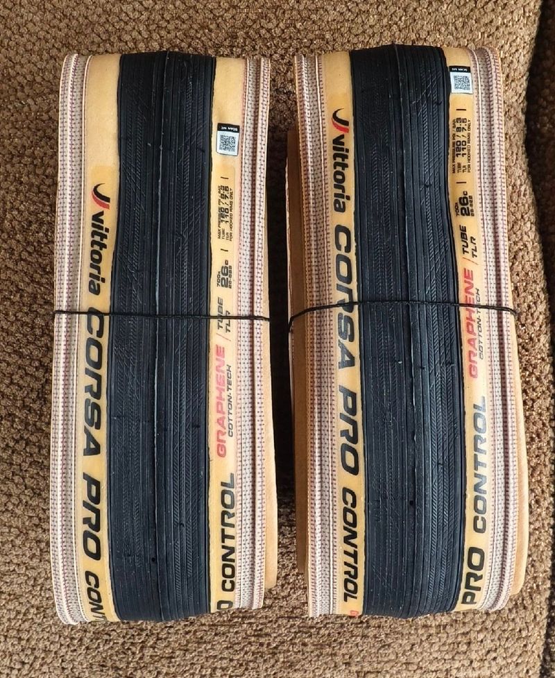 Gebrauchtes Vittoria Corsa Pro Control 26mm Tyres & Tubes