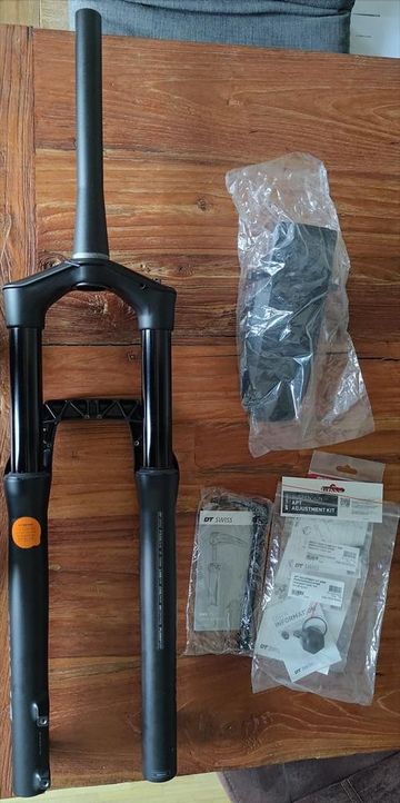 Used Dt Swiss F535 ONE 29" 150mm O. D. L. BOOST Fork