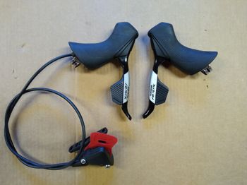 Sram, Apex AXS