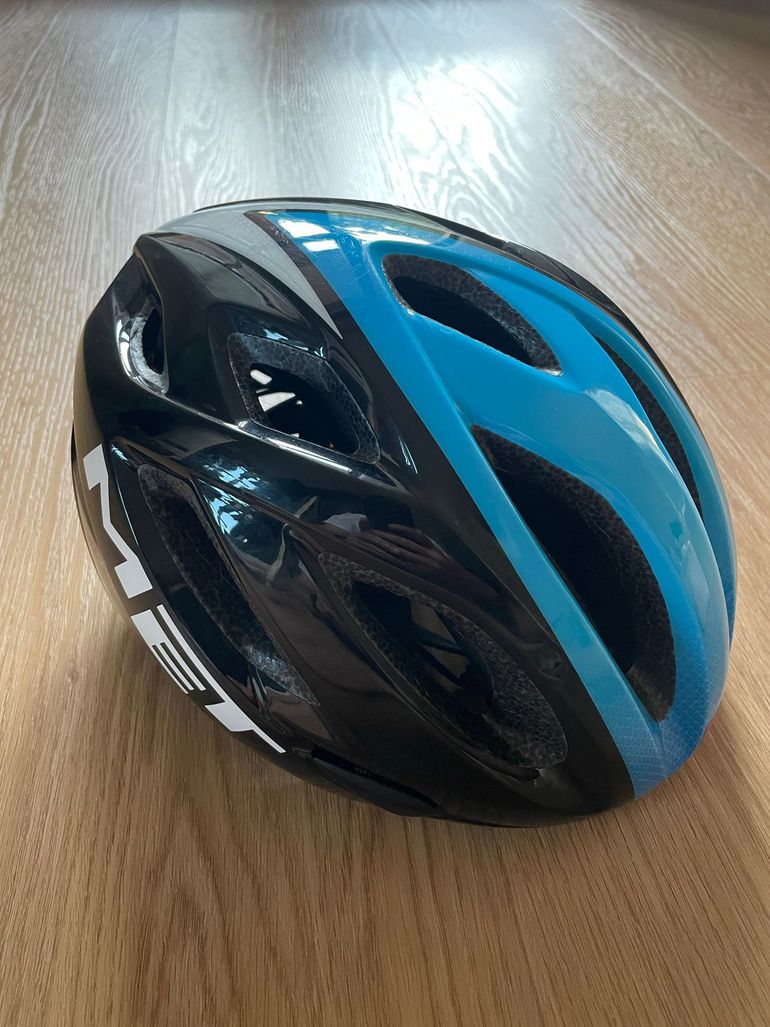 Used MET Idolo Helmet bike — image 1 of 5
