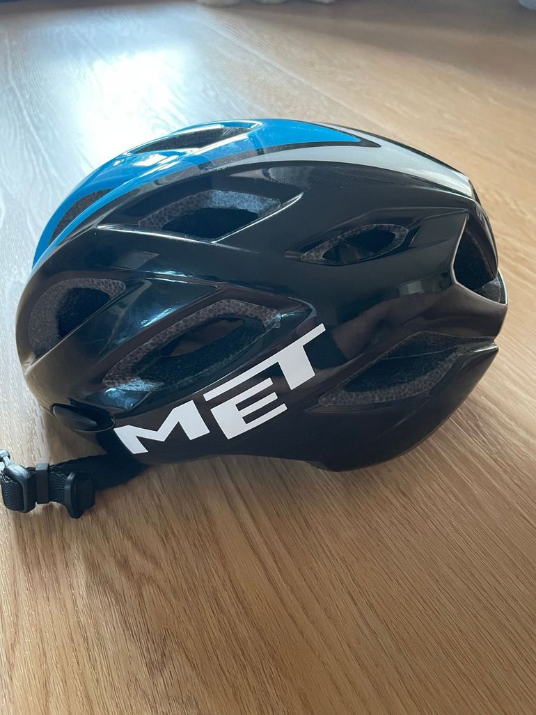 Used MET Idolo Helmet bike — image 3 of 5