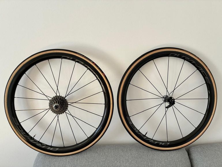 Used Shimano Dura-ace C35 Carbon Laufräder Schlauchreifen bike — image 1 of 5
