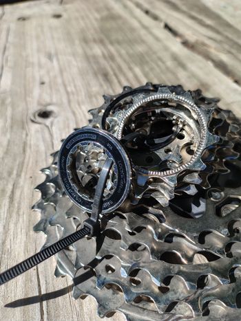 Used Shimano 105 R7100 Series 2-speed 11-36T cassette CS-HG710-12 2025 bike — image 3 of 7