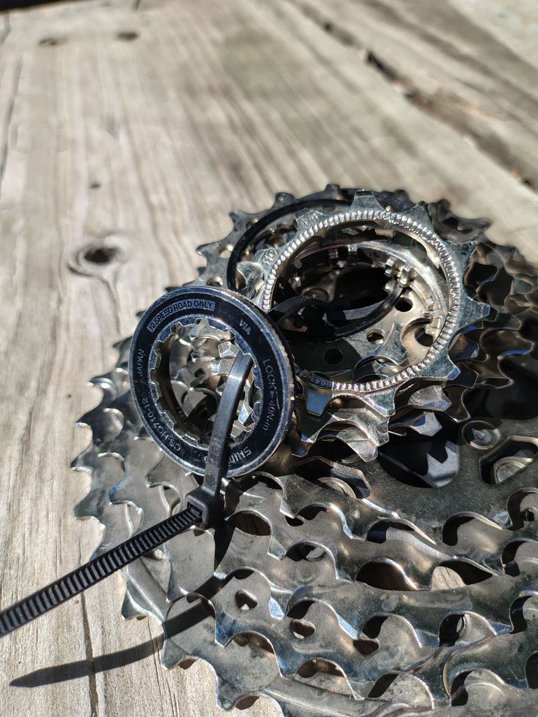 Used Shimano 105 R7100 Series 2-speed 11-36T cassette CS-HG710-12 2025 bike — image 3 of 7