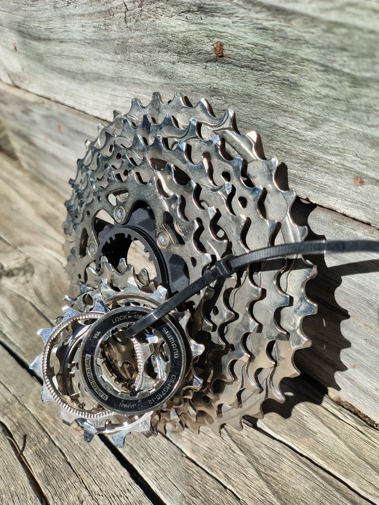 Used Shimano 105 R7100 Series 2-speed 11-36T cassette CS-HG710-12 2025 bike — image 5 of 7