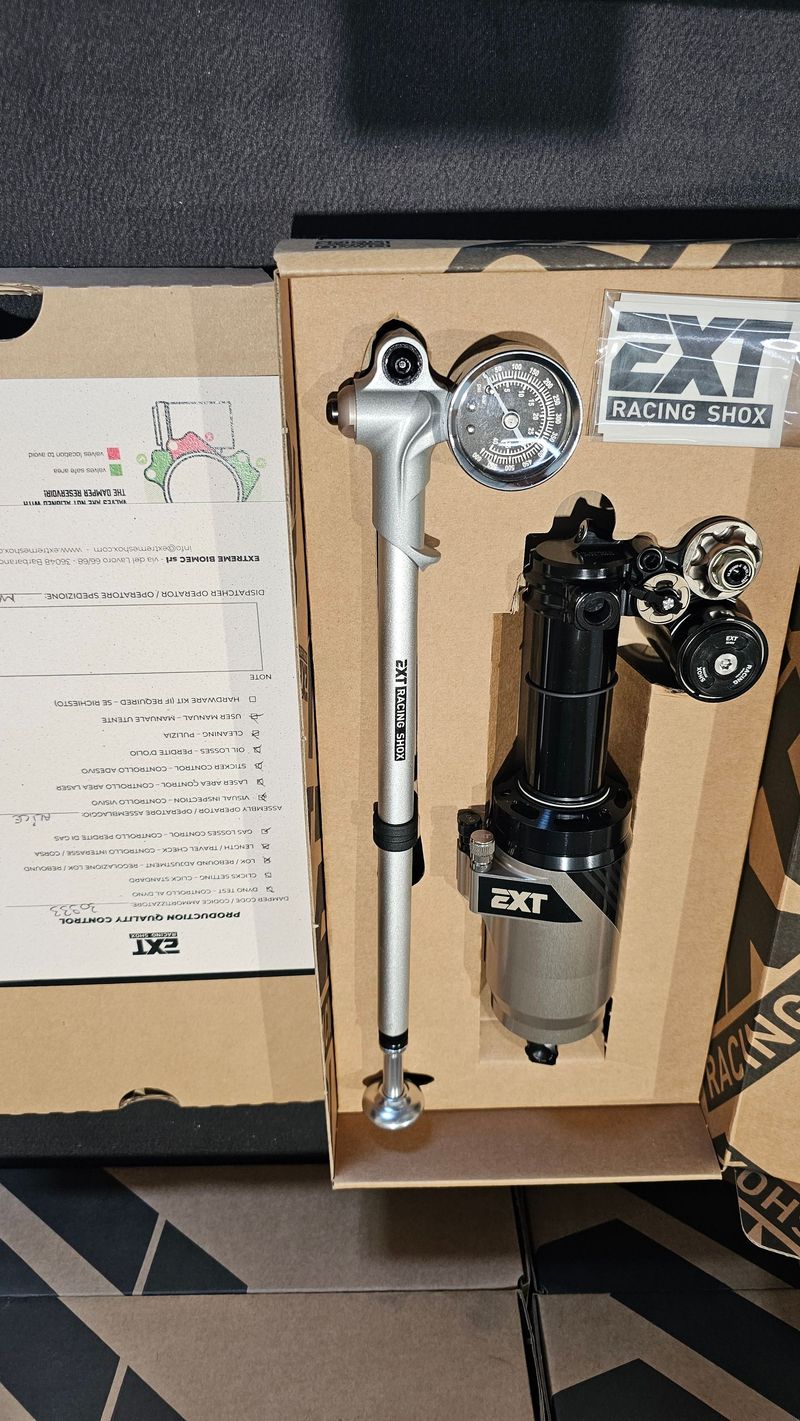 Tweedehands Ext Aria Air Shock 225x75 2025 Rear Suspension