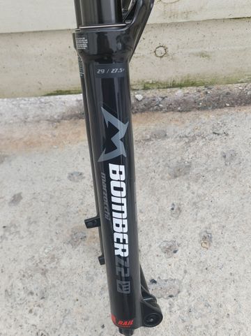 Używany Marzocchi Bomber Z2 29" 130mm Fork bike — zdjęcie 2 z 3
