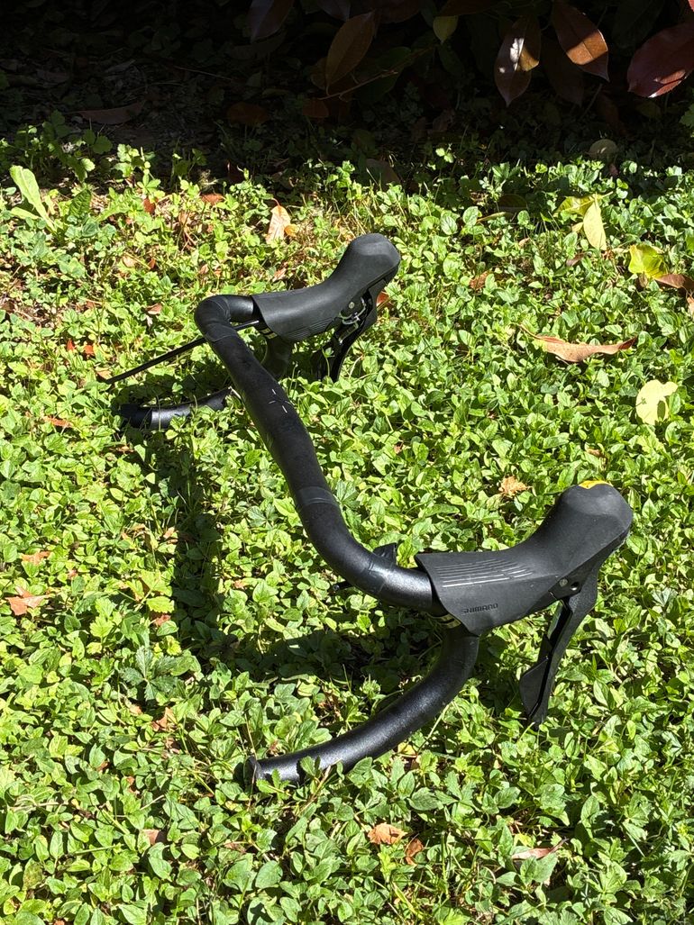 Used Shimano Cues 10 vitesses 2026 bike — image 2 of 3