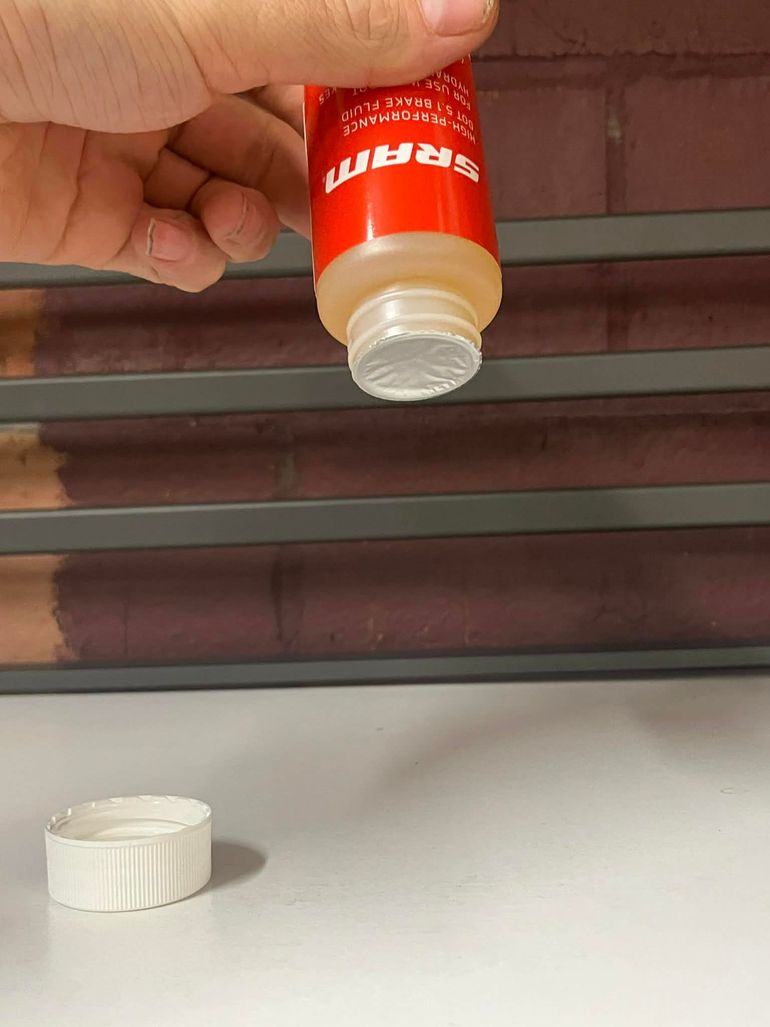 Used Sram DOT 5.1 Hydraulic Brake Fluid 2026 bike — image 2 of 4