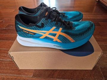 Used Asics Magic Speed 2 2024 Running Shoes