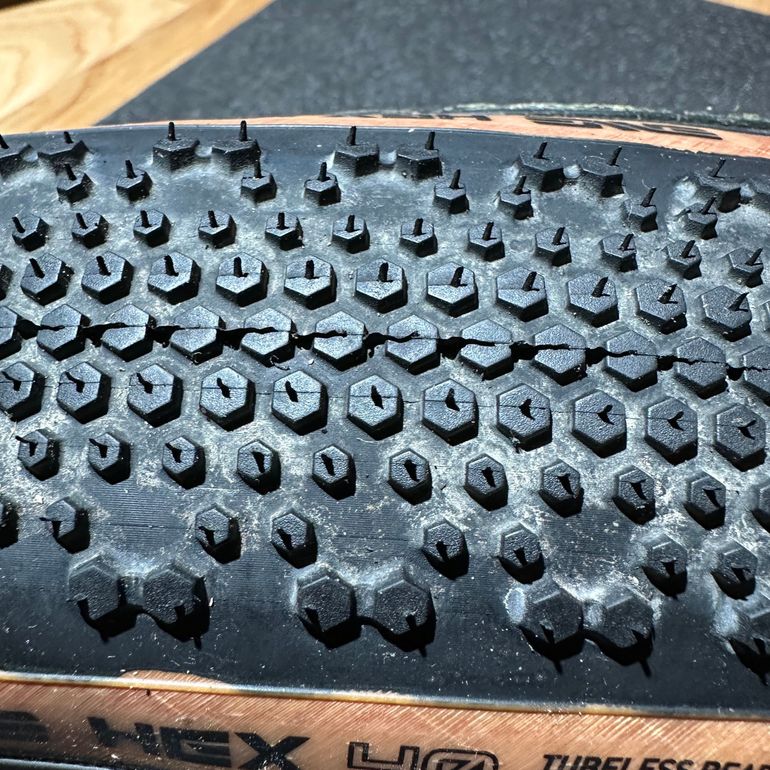 Used Enve HEX Gravel 28' 40mm 2026 bike — image 2 of 4